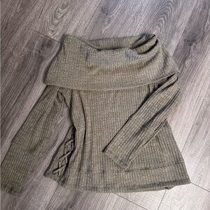 Cozy oversized woman’s top 🤍 color Olive